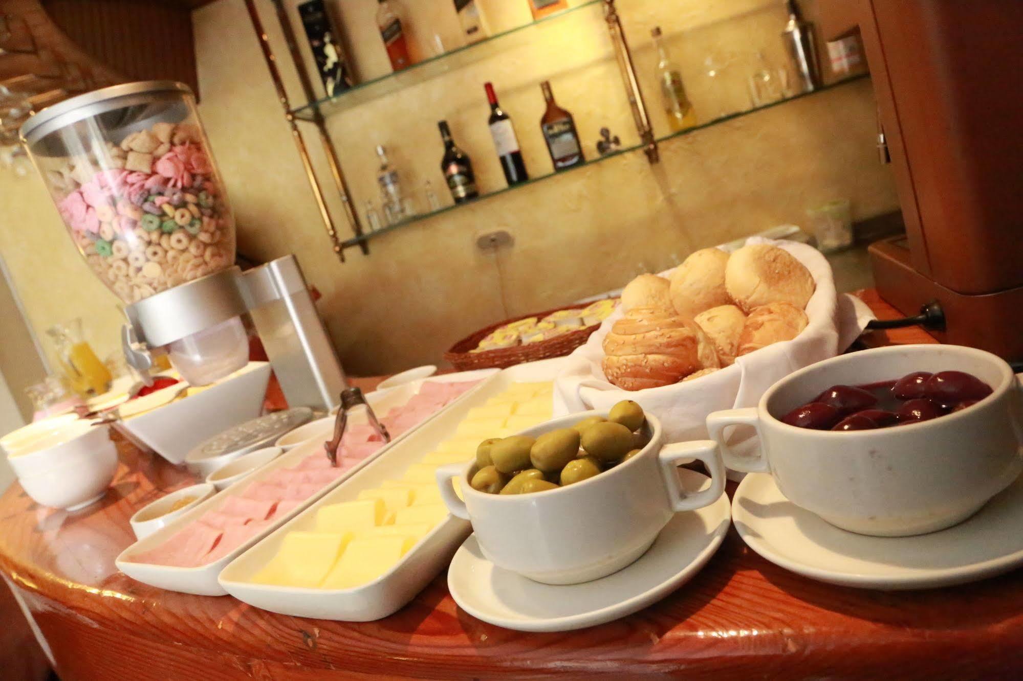 Suites Antique Apart Hotel Ліма Екстер'єр фото